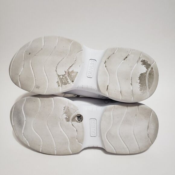 Guess Women's Sz 10 White Sneakers - Picture 7 of 10